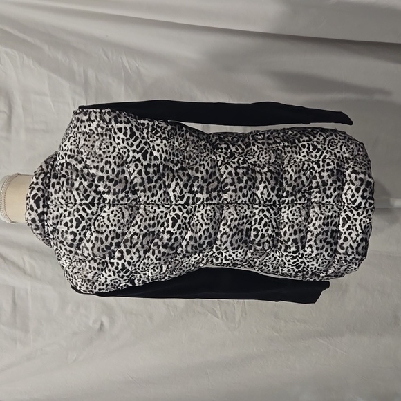 Betsey Johnson - Black and White Leopard Print Snow Vest - (L) - Picture 3 of 6
